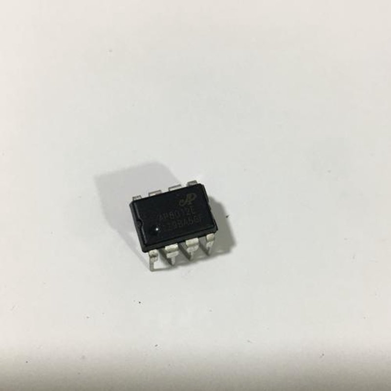 电子元器件市场动态：技术革新与机遇挑战